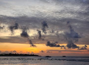 maldives/thulusdhoo-island/attraction/bikini-beach-new