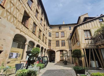 france/limoges/attraction/cour-du-temple