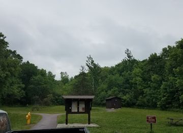 wisconsin/baraboo-range/attraction/parfrey-s-glen-state-natural-area