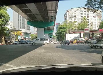 myanmar-burma/yangon-region/attraction/myaynigone-over-sky-bridge