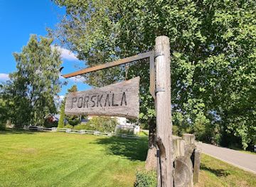 finland/paijat-hame/attraction/memorial-to-actor-brothers-rinne