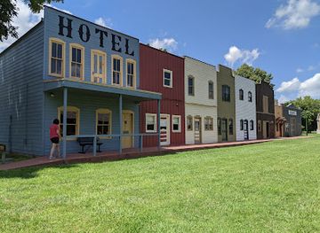 kansas/smoky-hills/attraction/lindsborg-old-mill-swedish-heritage-museum