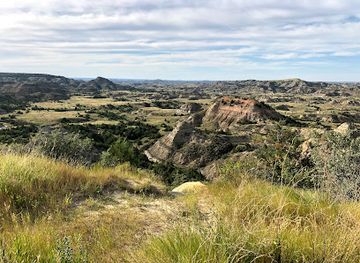 north-dakota/maah-daah-hey-trail/attraction/painted-canyon-nature-trail