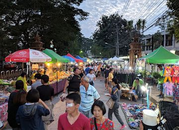 thailand/phi-pan-nam-range/attraction/lampang-cultural-street-market