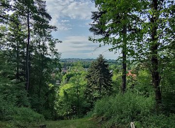 poland/lesser-poland/attraction/castle-over-raba-river