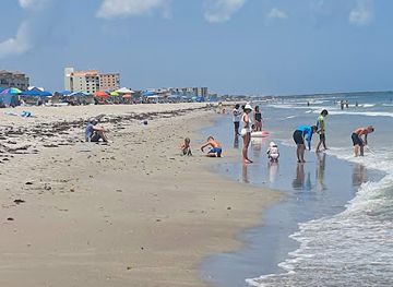 florida/space-coast/attraction/cocoa-beach-pier-arch