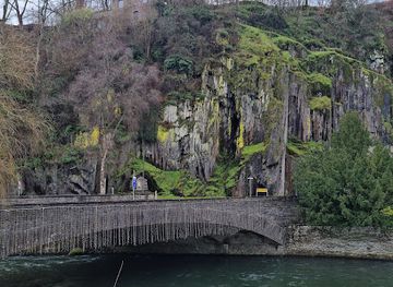 belgium/luxembourg/attraction/pont-de-pierre