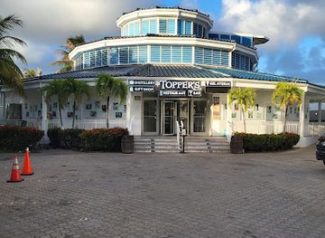 sint-maarten/great-bay-beach/attraction/topper-s-rhum-distillery