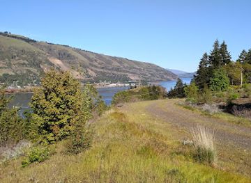 oregon/columbia-river-gorge/attraction/historic-columbia-river-highway-state-trail-mark-o-hatfield-west-trailhead