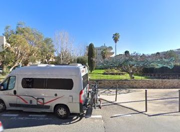 france/saint-tropez/attraction/square-des-amoureux
