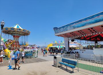 new-jersey/jersey-shore/attraction/jenkinson-s-boardwalk