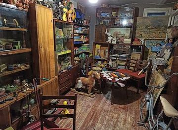 romania/arad/attraction/muzeul-consumatorului-comunist