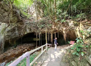 thailand/erawan-national-park/attraction/than-lot-noi-cave