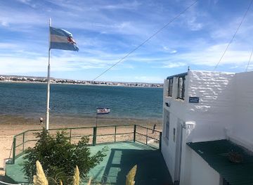 argentina/puerto-madryn/attraction/museo-del-desembarco-punta-cuevas