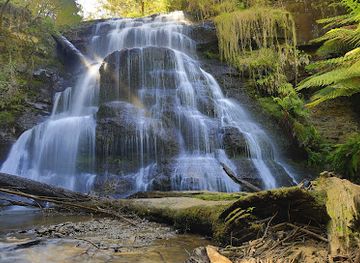 australia/great-ocean-road/attraction/henderson-falls