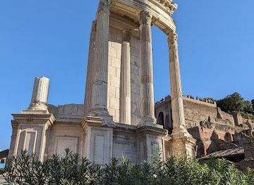 italy/rome/attraction/temple-of-vesta