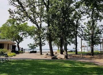 iowa/clear-lake/attraction/city-park