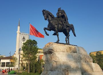 albania/tirana/skanderbeg-square/attraction/national-historical-museum