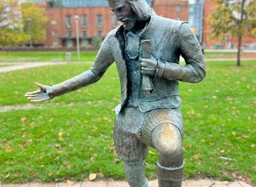 united-kingdom/stratford-upon-avon/attraction/young-will-statue