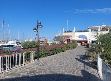 turkiye/cesme/attraction/carrefoursa