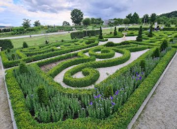 poland/holy-cross-mountains/attraction/kielce-botanical-garden