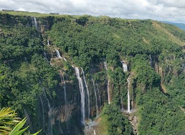 india/meghalaya/attraction/seven-sisters-waterfall
