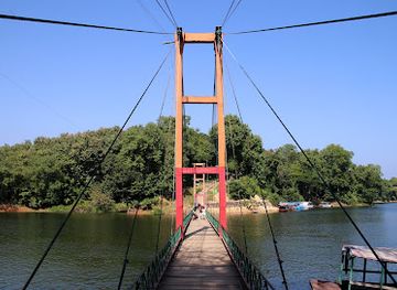 bangladesh/brahmaputra-jamuna-floodplain/attraction/rangamati-hanging-bridge