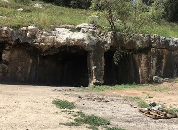 israel/modi-in/attraction/cave-monks
