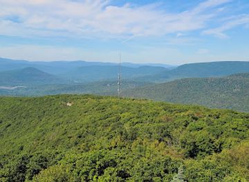 new-york/catskill-mountains/attraction/overlook-mountain-house-ruins