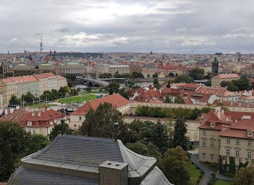 czechia/prague/josefov/attraction/old-jewish-cemetery