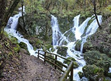 slovenia/izola/attraction/waterfall-susec