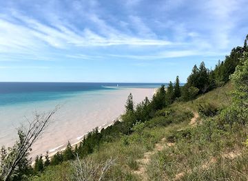 michigan/sleeping-bear-dunes-national-lakeshore/attraction/elberta-dunes-south-natural-area-edna