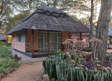 zimbabwe/kariba/attraction/hippo-paradise-lodge