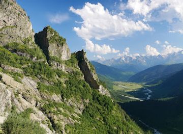georgia/svaneti/attraction/shdugra-waterfall