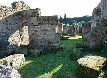 italy/pompeii/pompeii-archaeological-park/attraction/casa-degli-amorini-dorati