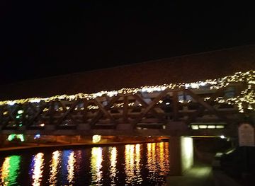 illinois/naperville/attraction/naperlights-holiday-lights-display