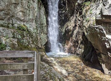 new-hampshire/strafford-county/attraction/falls-of-song