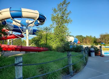 illinois/bolingbrook/attraction/pelican-harbor-indoor-outdoor-aquatic-park-bolingbrook-park-district