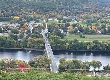 massachusetts/mohawk-trail/attraction/mount-sugarloaf-state-reservation