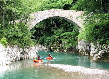 slovenia/littoral/attraction/3glav-adventures-the-original-emerald-river-adventure-canyoning-bob
