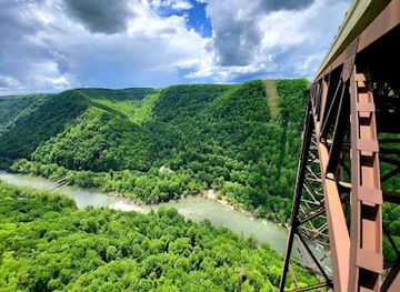 west-virginia/new-river-gorge-national-park-and-preserve/attraction/bridge-walk-llc