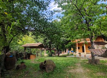 georgia/racha-lechkhumi-and-kvemo-svaneti/attraction/margvelidze-winery-guesthouse