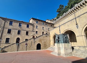 san-marino/monte-marino/attraction/monument-to-girolamo-gozi