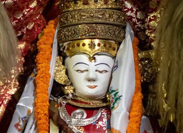 nepal/kathmandu-valley/attraction/seto-machhindra-nath-temple
