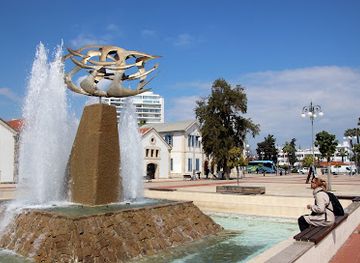 cyprus/larnaca-district/attraction/finikoudes-fountain