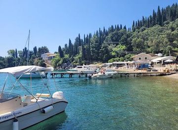albania/saranda/attraction/agni-boats