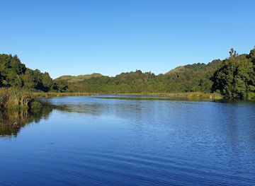 new-zealand/taranaki/attraction/lake-rotokare-walkway