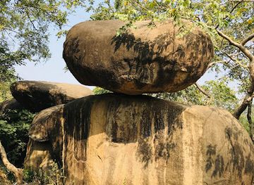 india/jabalpur/attraction/defying-gravity