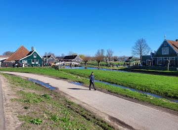 netherlands/zaanse-schans/attraction/statue