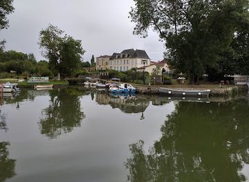 france/poitou-charentes/attraction/port-des-gabariers-et-baignade